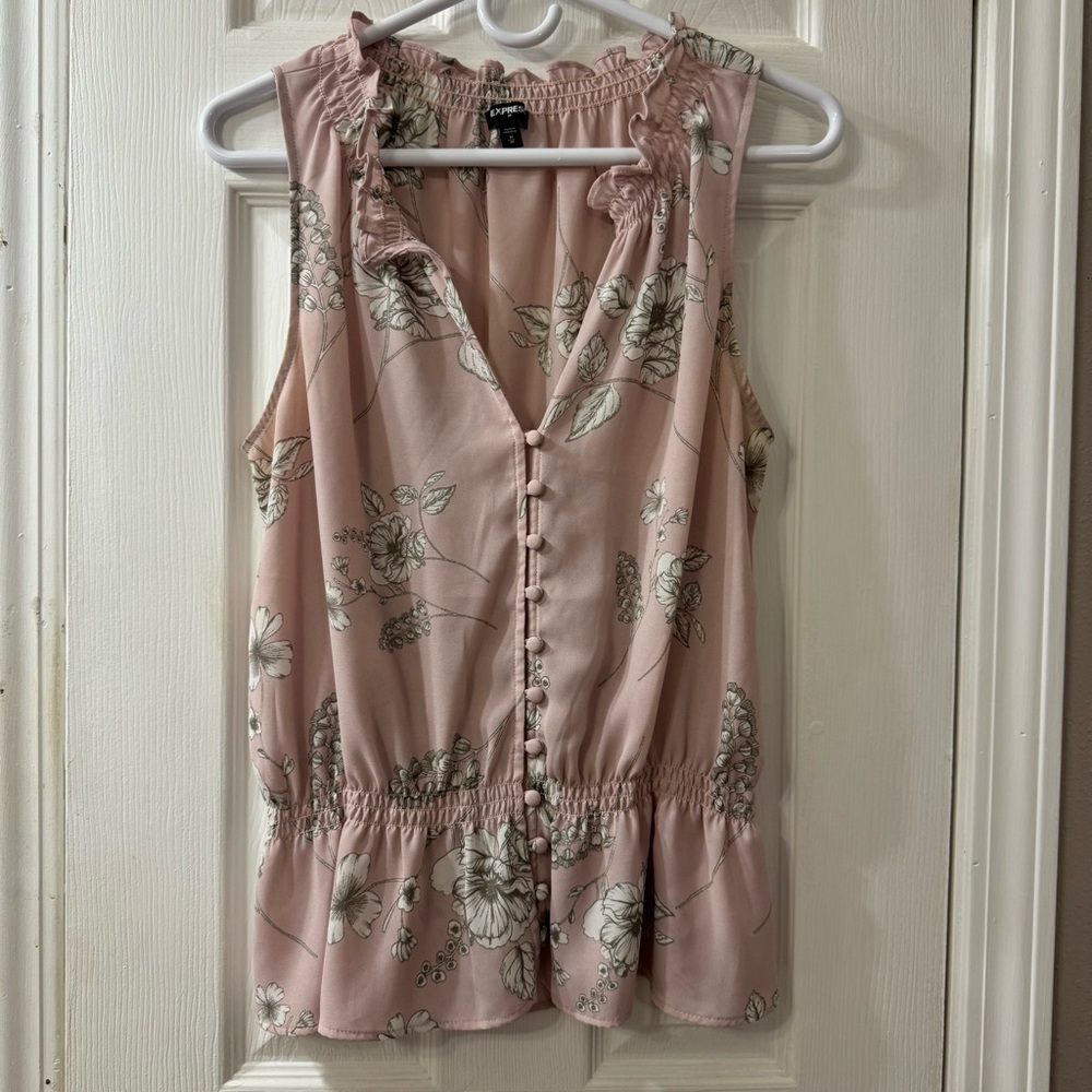 💜 2/$15 EXPRESS Floral Blouse Medium Sleeveless